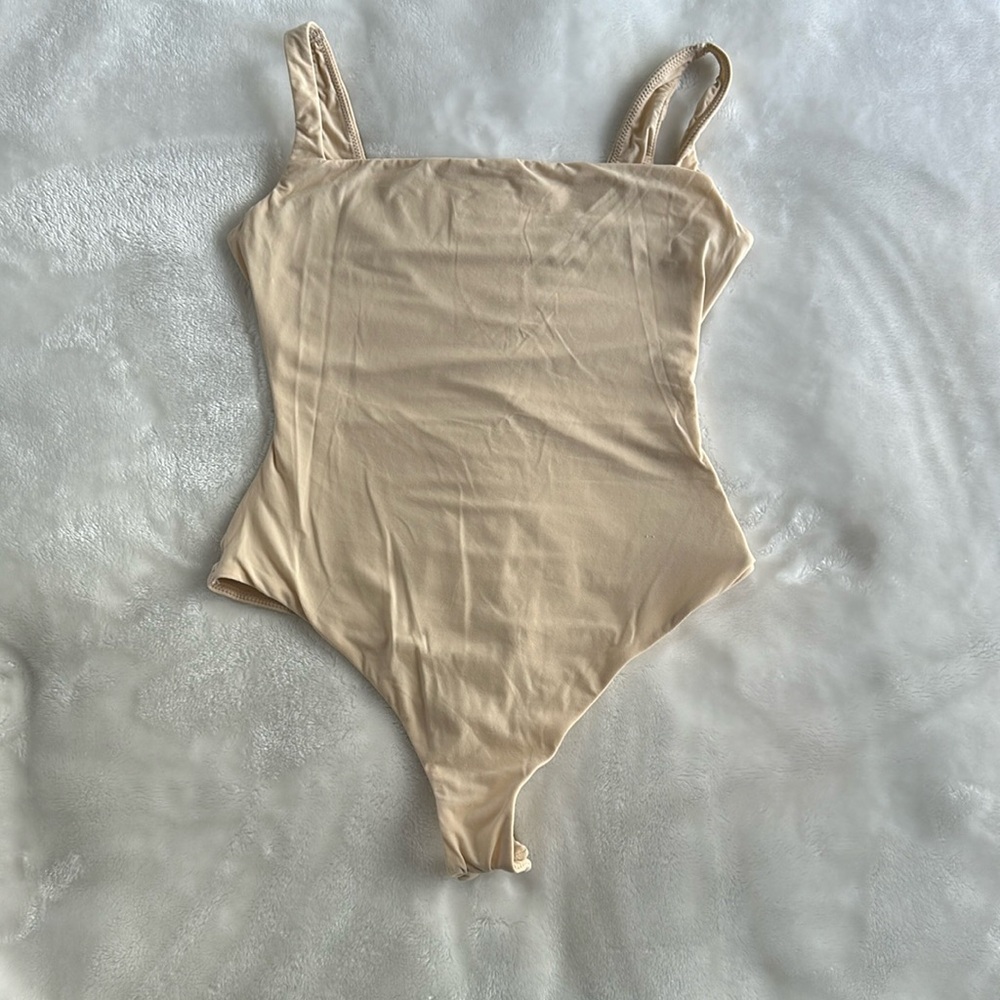 Skims square neck bodysuit size Small